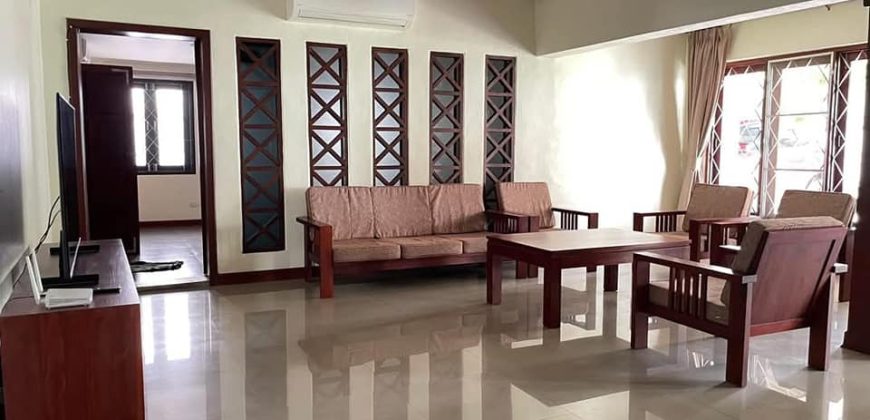 SR207 House for​ rent