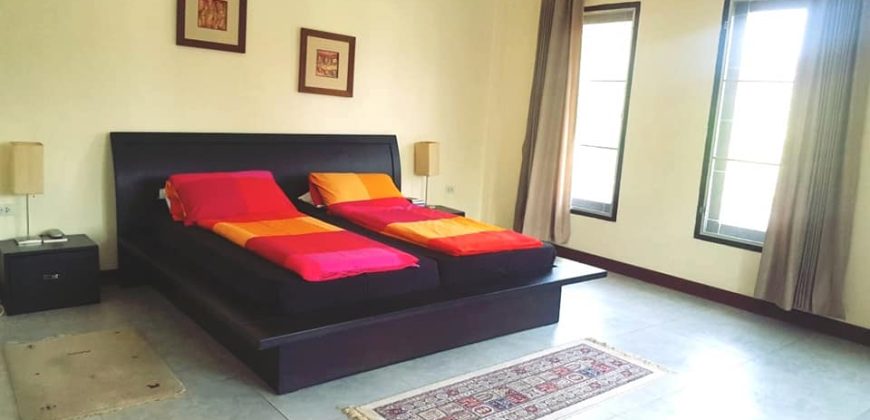 SR207 House for​ rent