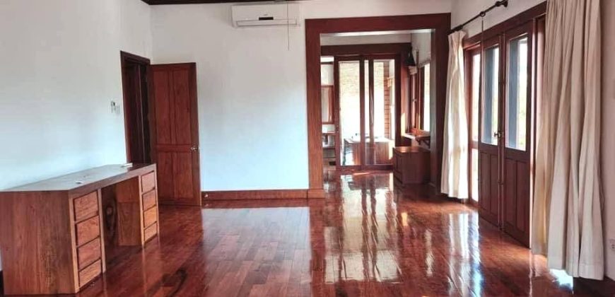 SR472 House for​ rent