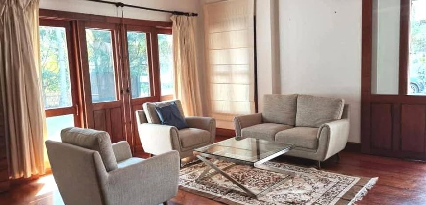 SR472 House for​ rent