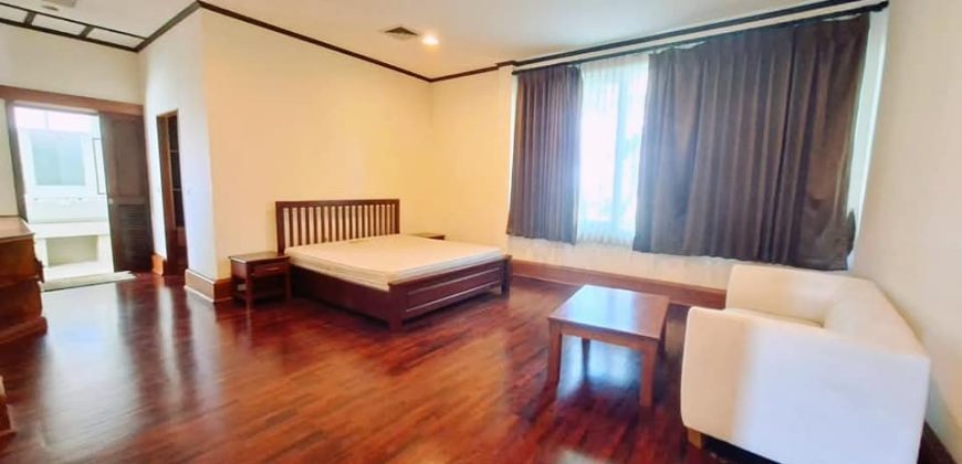 SR472 House for​ rent