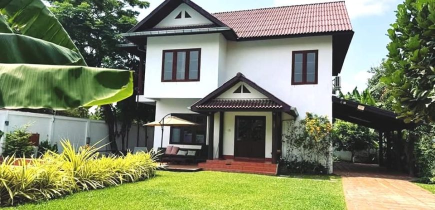 SR:453 House for​ rent: 4 Bedrooms with en-suite bathroom