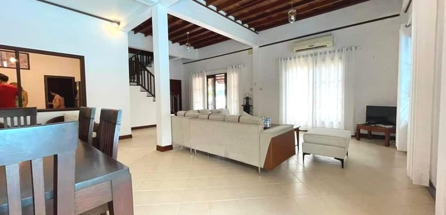 SR:453 House for​ rent: 4 Bedrooms with en-suite bathroom