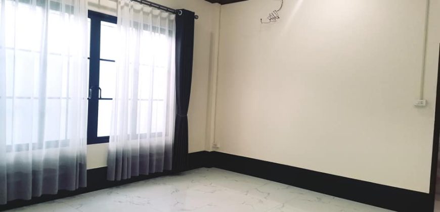 SR:476 House for​ rent: 4 Bedrooms with en-suite bathroom