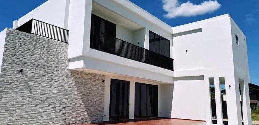 R:460  House for​ rent: 4 Bedrooms with en-suite bathroom