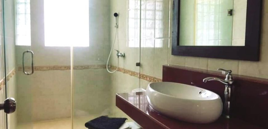 SR:318  House for​ rent: 3 Bedrooms with en-suite bathroom