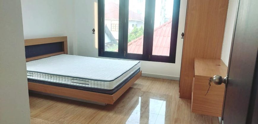 SR:435  House for​ rent: 4 Bedrooms with en-suite bathroom, dining &​ kitchen room