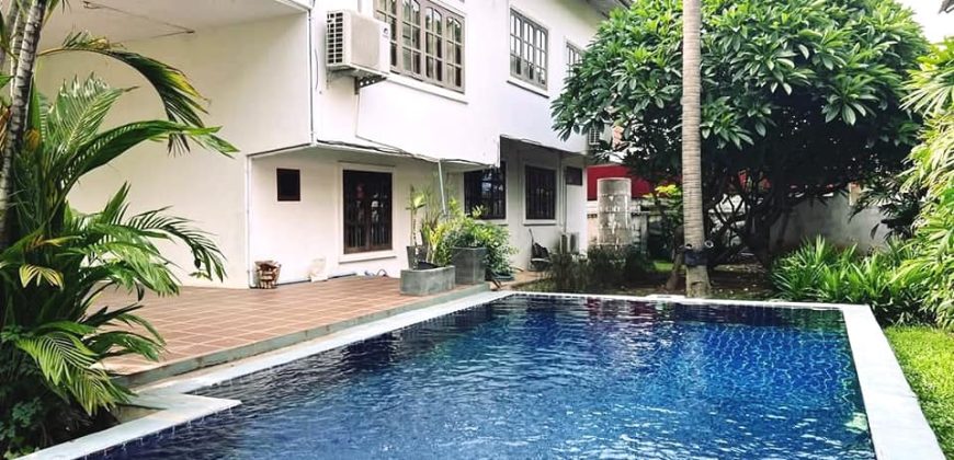 SR:457 House for​ rent: 4 Bedrooms with en-suite bathroom